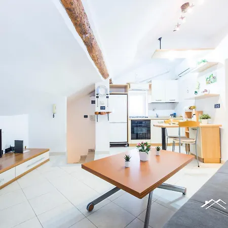 4m|1br| A/c| Wi Fi By Tilo شقة جنوة